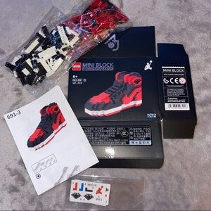 Nike/ Air Jordan black/ red/ white building set mini block air super sneakers